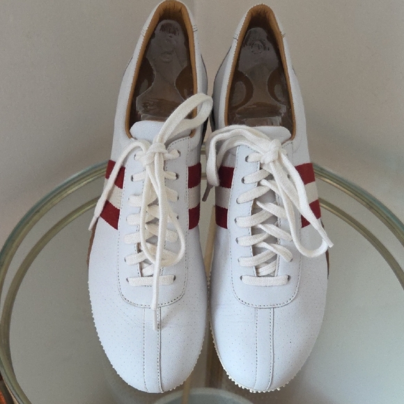 BALLY of Switzerland Leather Casual Sneakers White, Red Stripe Authentic EUC - Picture 1 of 16